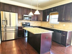 10563 Naramore Ln in Alpharetta, GA - Building Photo - Building Photo