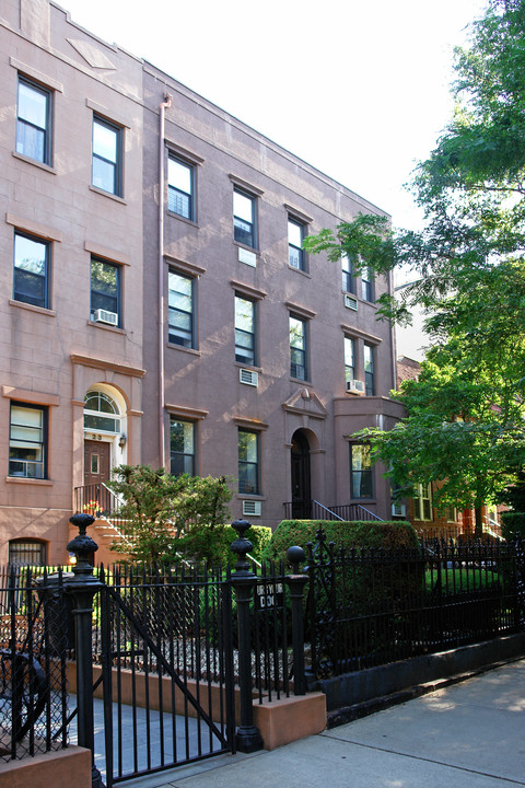 25 1st Pl in Brooklyn, NY - Building Photo