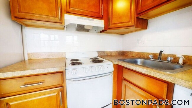 1126 Boylston St in Boston, MA - Building Photo - Building Photo