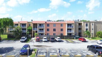 5231 Geneva Ct in Doral, FL - Building Photo