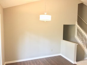 1475 Chaseway Cir in Powder Springs, GA - Building Photo - Building Photo