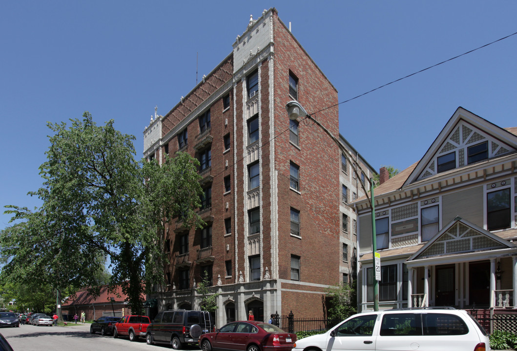 5129 S Harper Ave Apartments in Chicago, IL - Building Photo