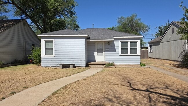 property at 906 S Austin St