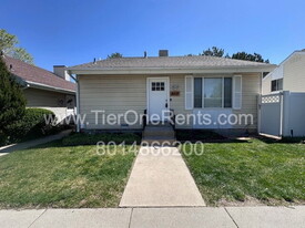 4119 Middle Park Ln in West Valley City, UT - Building Photo