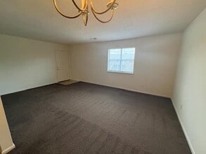 3103 Sherwin Dr, Unit 7 in Greenville, NC - Building Photo - Building Photo