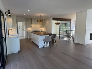 2940 Sunset Hills in Escondido, CA - Building Photo - Building Photo