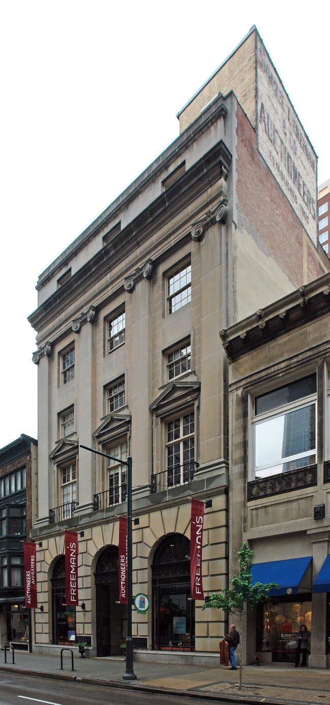 1810 Chestnut St in Philadelphia, PA - Building Photo - Building Photo