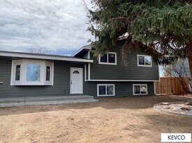 2401 Evergreen Dr in Fort Collins, CO - Building Photo