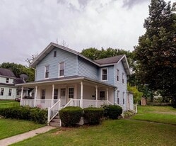 102 Sampson St, Unit Lower in Jamestown, NY - Building Photo