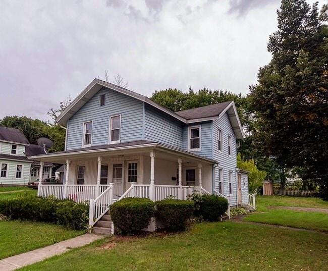 102 Sampson St, Unit Lower