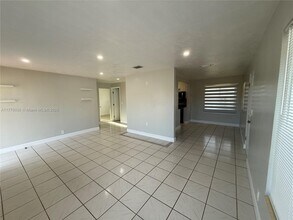 6218 Rodman St in Hollywood, FL - Building Photo - Building Photo