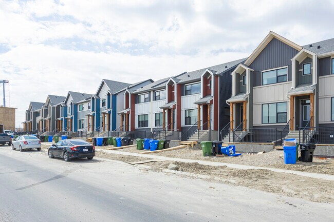 Sage Hill Dr NW in Calgary, AB - Building Photo - Building Photo