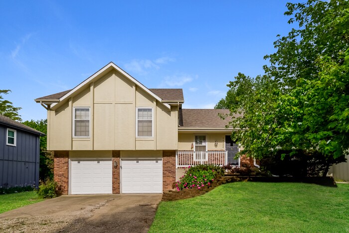 14622 S Brougham Dr in Olathe, KS - Building Photo