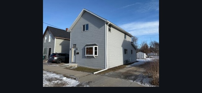 property at 830 Wells St