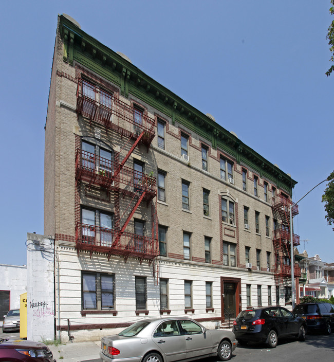 370 E 23rd St in Brooklyn, NY - Building Photo - Building Photo