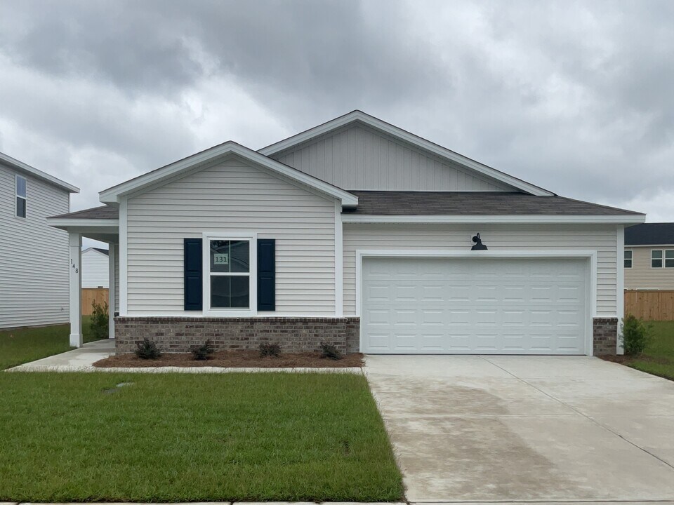 148 Firefly Cir in Savannah, GA - Building Photo