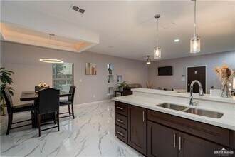 10 East St in McAllen, TX - Building Photo - Building Photo