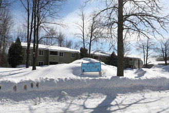 Wine Creek Apartments in Oswego, NY - Building Photo - Building Photo