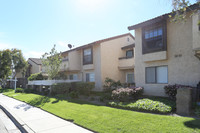 Fashion Park Apartments in Oxnard, CA - Building Photo - Building Photo