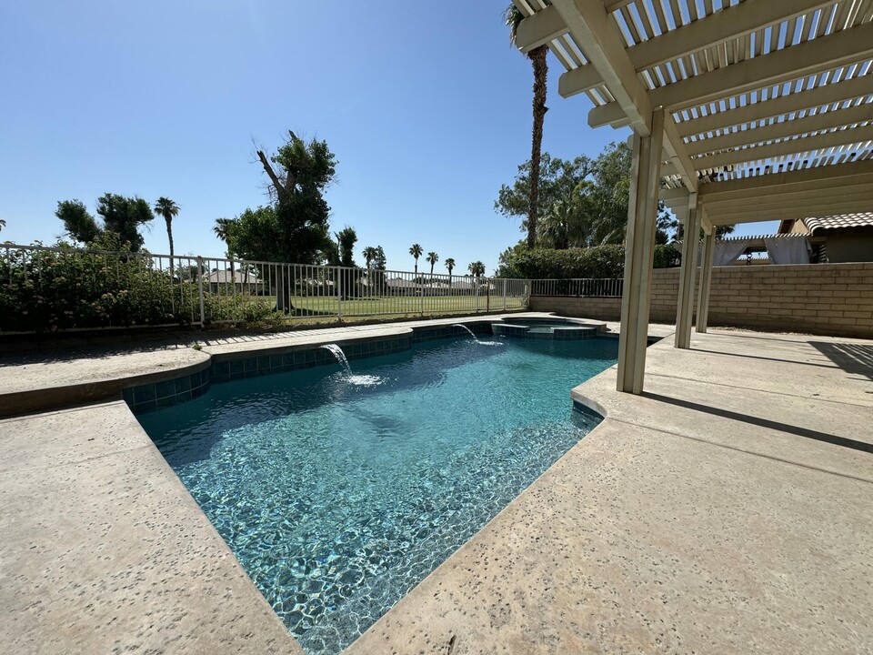 49590 Lincoln Dr in Indio, CA - Building Photo