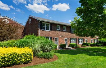 Greenwoods in Brockton, MA - Foto de edificio - Building Photo