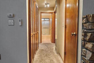 3457 Champlain Dr in South Lake Tahoe, CA - Foto de edificio - Building Photo