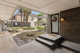10109 Regal Park Ln, Unit 111 in Dallas, TX - Building Photo - Building Photo