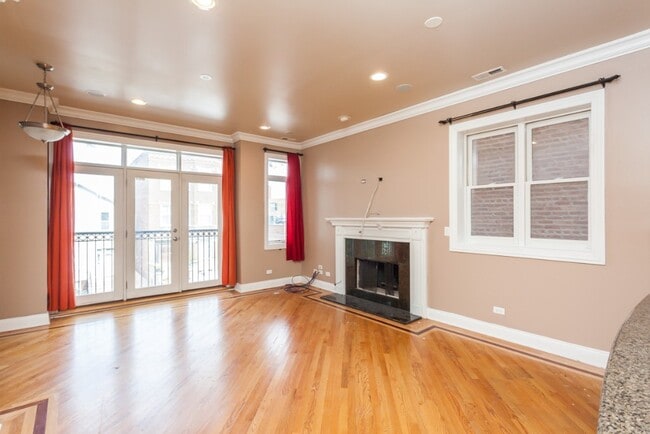 property at 2417 W Fillmore St