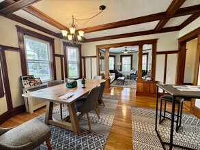 108 Redlands Rd, Unit 1 in Boston, MA - Building Photo - Building Photo