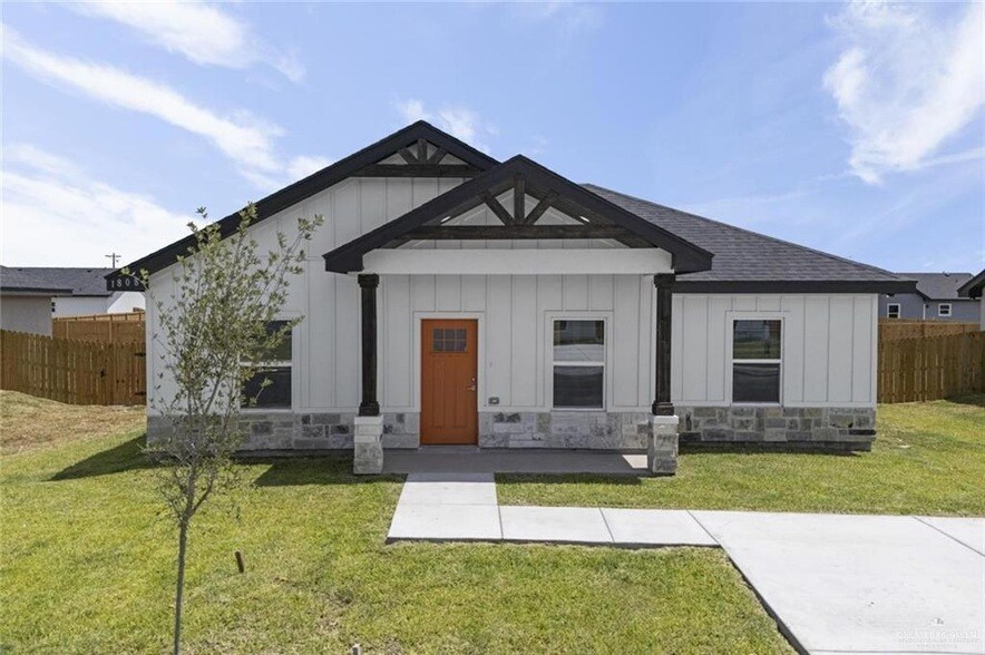 1804 Unity Dr in Mercedes, TX - Building Photo