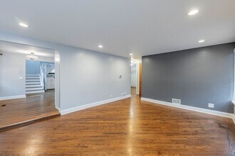 8912 S Ryan Rd in Hometown, IL - Building Photo - Building Photo