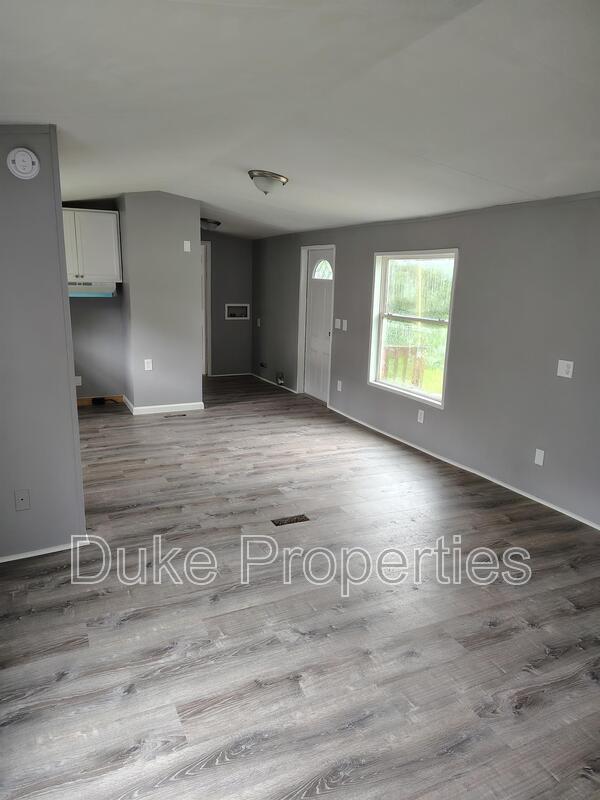 451 County Rte 11 in West Monroe, NY - Foto de edificio - Building Photo