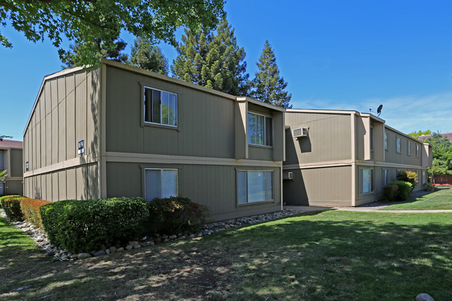 Park Place Apartments in Roseville, CA - Building Photo - Building Photo