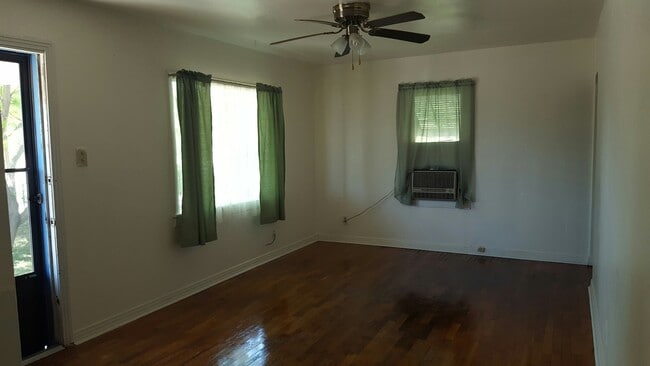 303 E Country Club Rd in Roswell, NM - Building Photo - Building Photo