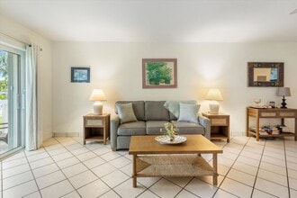 2601 S Roosevelt Blvd in Key West, FL - Building Photo - Building Photo