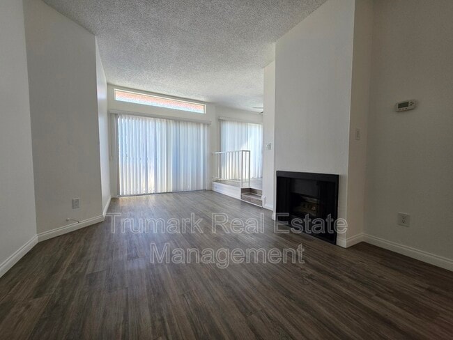 property at 14605 Burbank Blvd