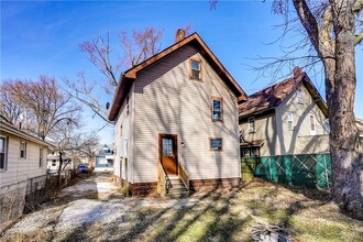 1105 Neptune Ave in Akron, OH - Building Photo - Building Photo