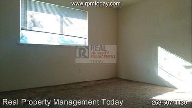 119 170th St E in Spanaway, WA - Foto de edificio - Building Photo