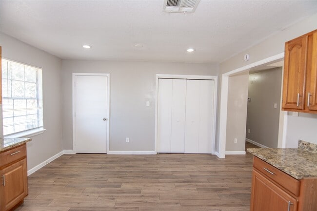 property at 2430 Avilion Ct