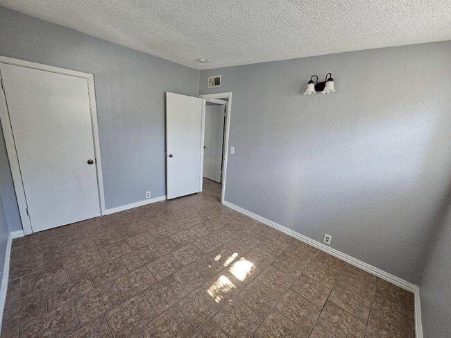 2117 47th St in Lubbock, TX - Building Photo - Building Photo