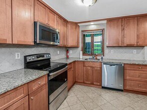 31 Warren Dr in Patterson, NY - Foto de edificio - Building Photo