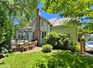 51 Fair St in Nantucket, MA - Building Photo - Building Photo