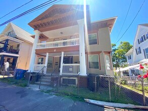 93 Hillside Ave in Waterbury, CT - Building Photo - Building Photo
