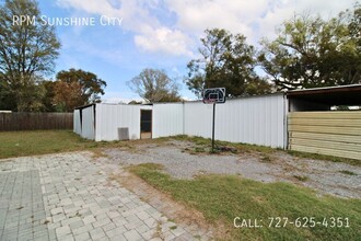 16118 Hanna Rd in Lutz, FL - Building Photo - Building Photo