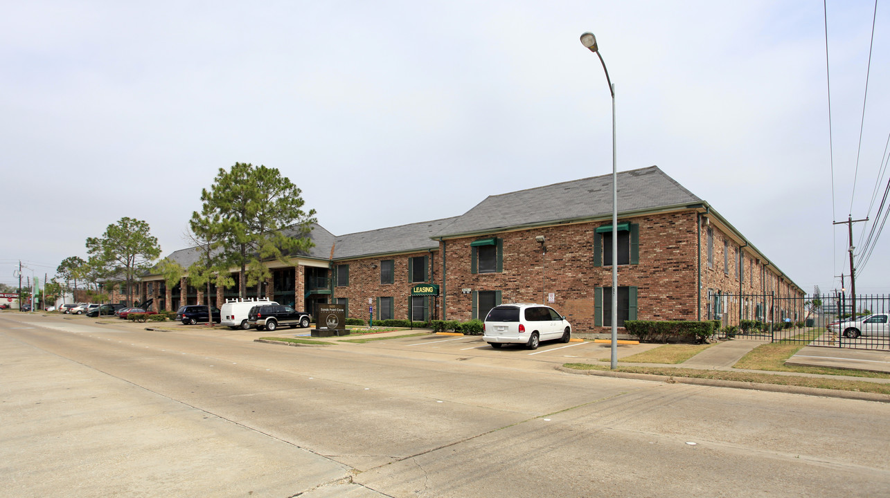 Sandspoint Cove in Houston, TX - Building Photo