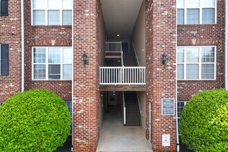 Cotswold Park in Greensboro, NC - Foto de edificio - Building Photo