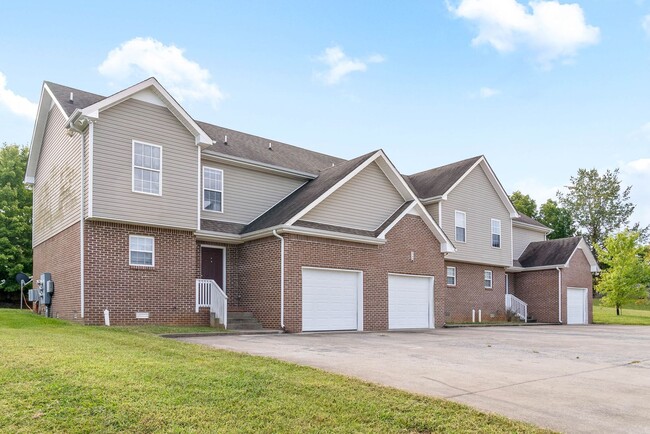 545 Patriot Park Ct-Unit -545 A Patriot Park in Clarksville, TN - Building Photo - Building Photo