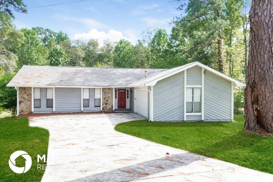 356 Montgomery Pl in Jonesboro, GA - Building Photo