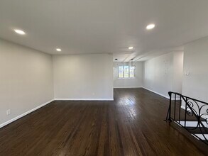 205 Mardale Dr in Somerdale, NJ - Foto de edificio - Building Photo