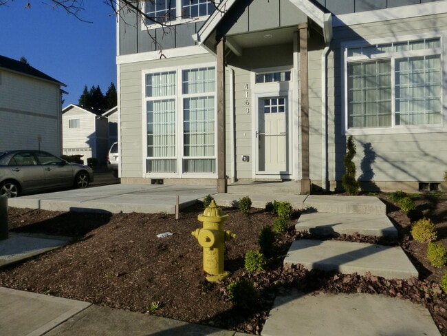 4463 SE Sycamore St in Hillsboro, OR - Building Photo - Building Photo